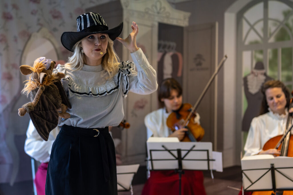 koncerty edukacyjne dla dzieci, Kunsztowna klasyka, Pani Pchełka, Art Bonsai