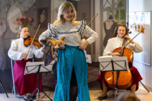 koncerty edukacyjne dla dzieci, Kunsztowna klasyka, Pani Pchełka, Art Bonsai